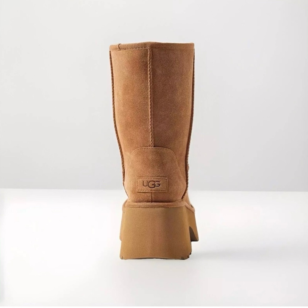 UGG Classic New Heights Short Boot Size 10 - Picture 5 of 5